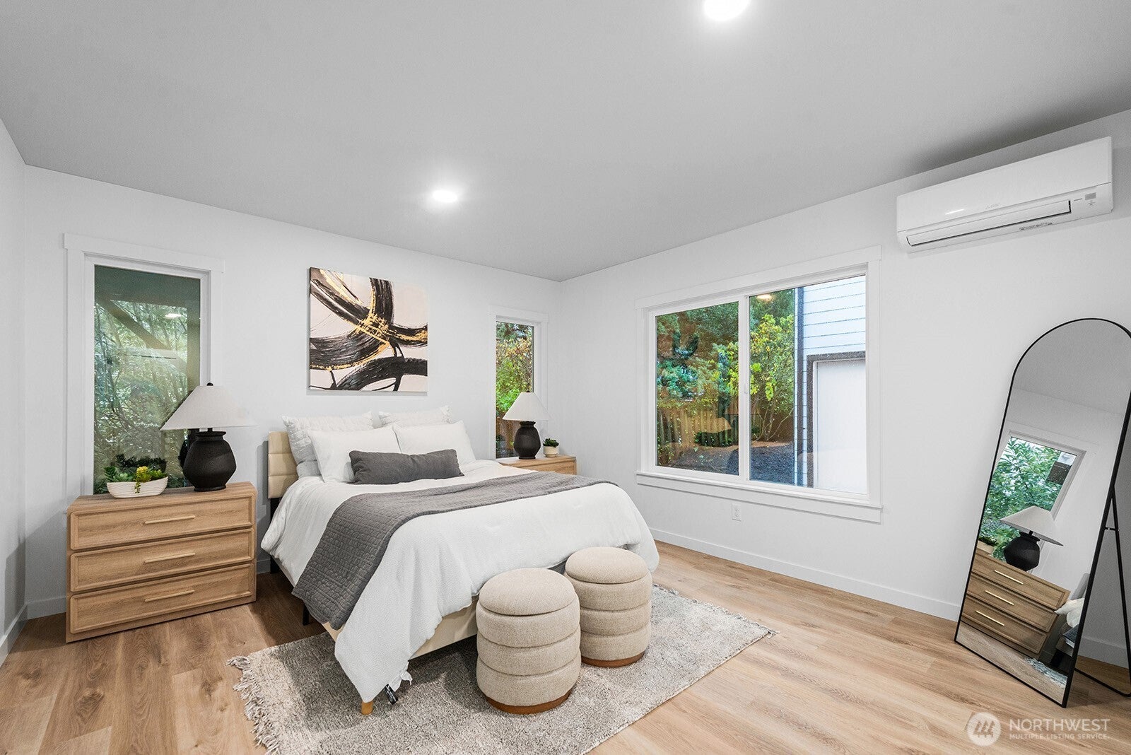 Seattle, Washington, 98125, United States, 4 Bedrooms Bedrooms, ,4 BathroomsBathrooms,Residential,Active,1988448