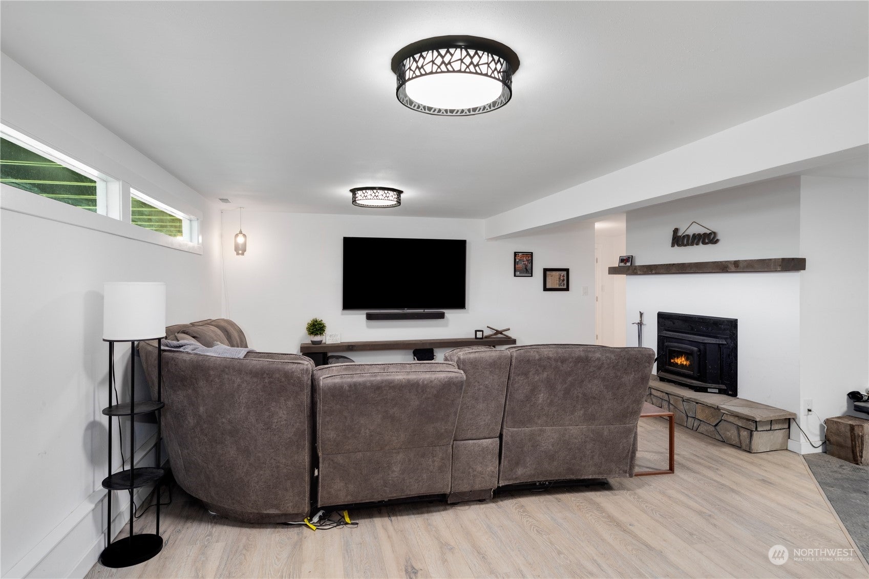 Bremerton, Washington, 98311, United States, ,2 BathroomsBathrooms,Residential,Pending,1703719