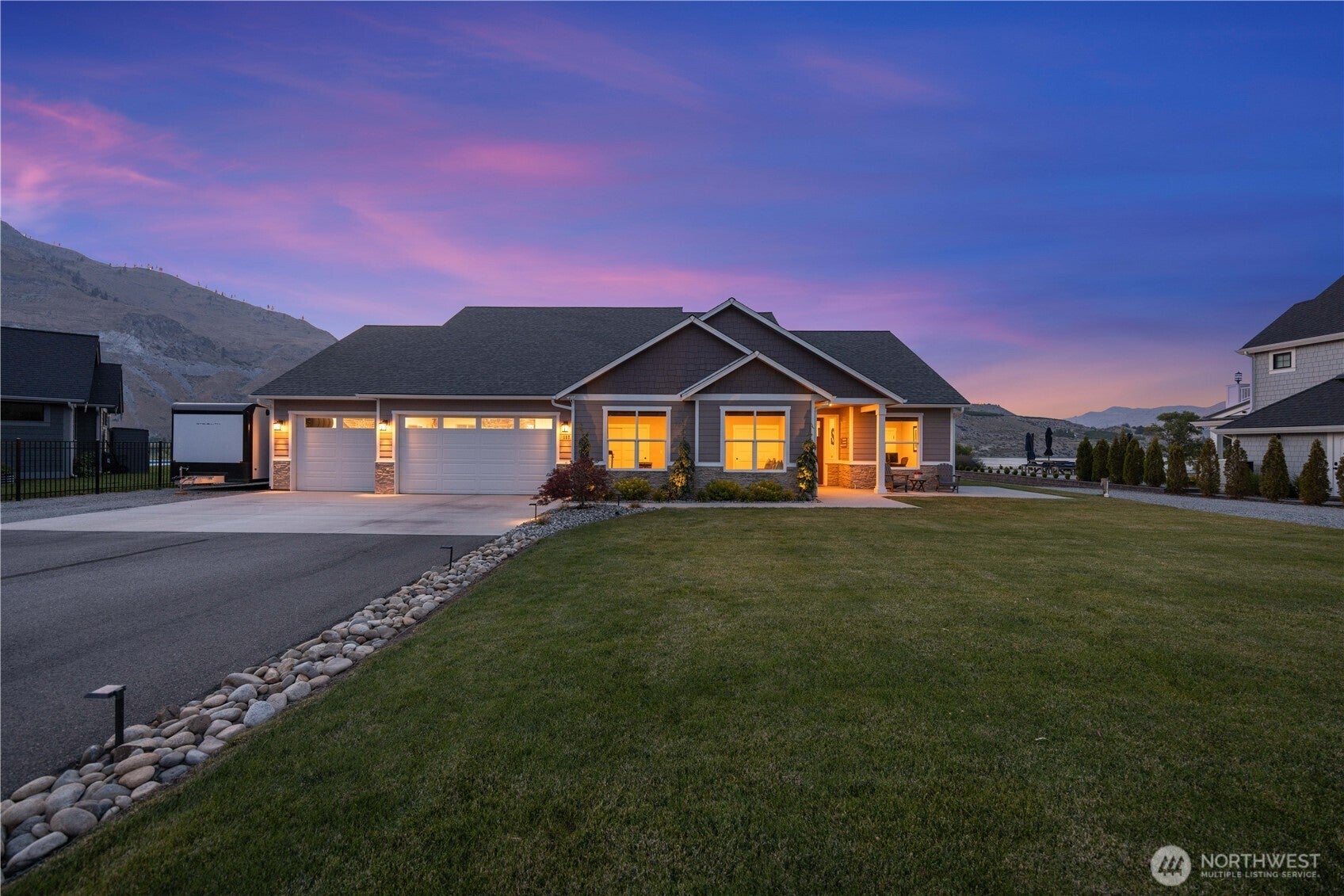 Orondo, Washington, 98843, United States, 4 Bedrooms Bedrooms, ,2 BathroomsBathrooms,Residential,Active,1919394