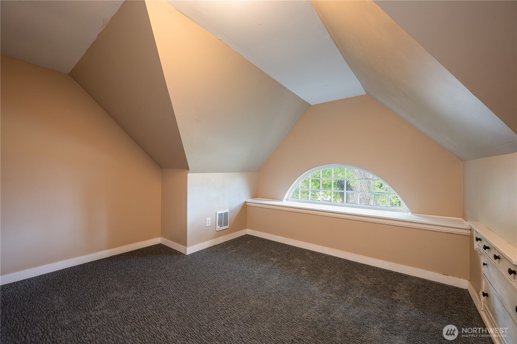 Bellingham, Washington, 98225, United States, 6 Bedrooms Bedrooms, ,3 BathroomsBathrooms,Residential,Active,1945315