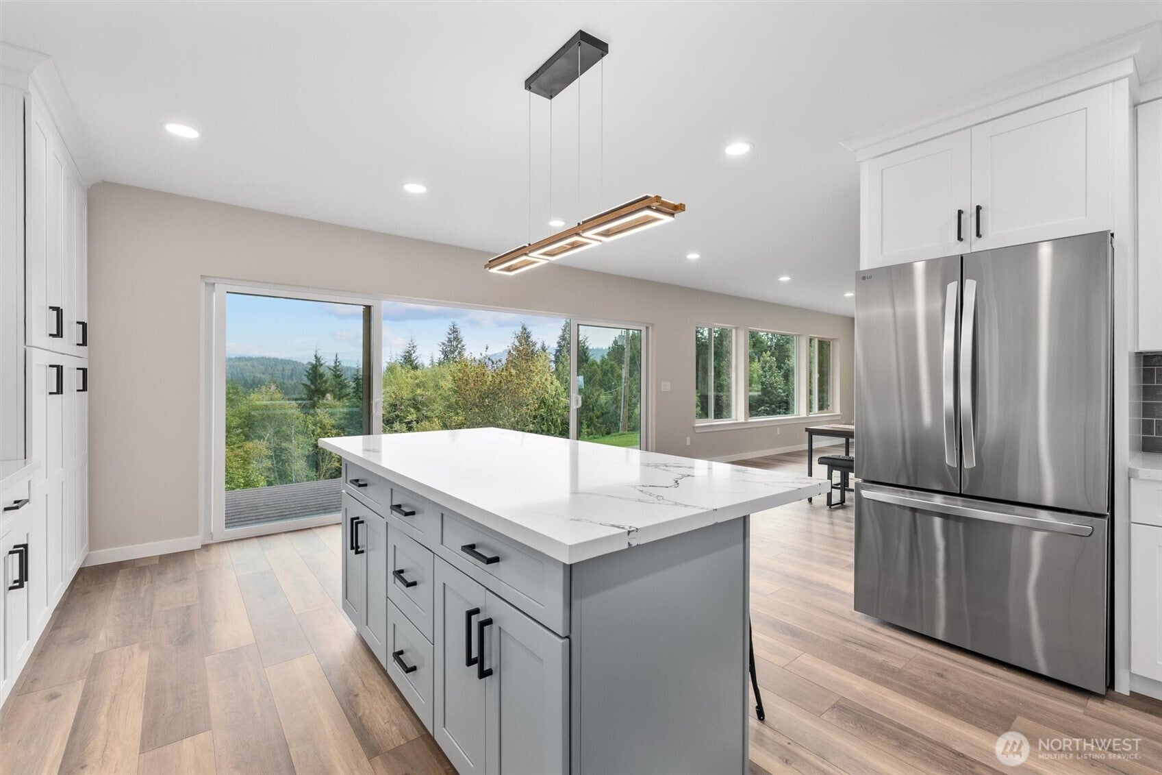 Snohomish, Washington, 98290, United States, 3 Bedrooms Bedrooms, ,3 BathroomsBathrooms,Residential,Active,1929406