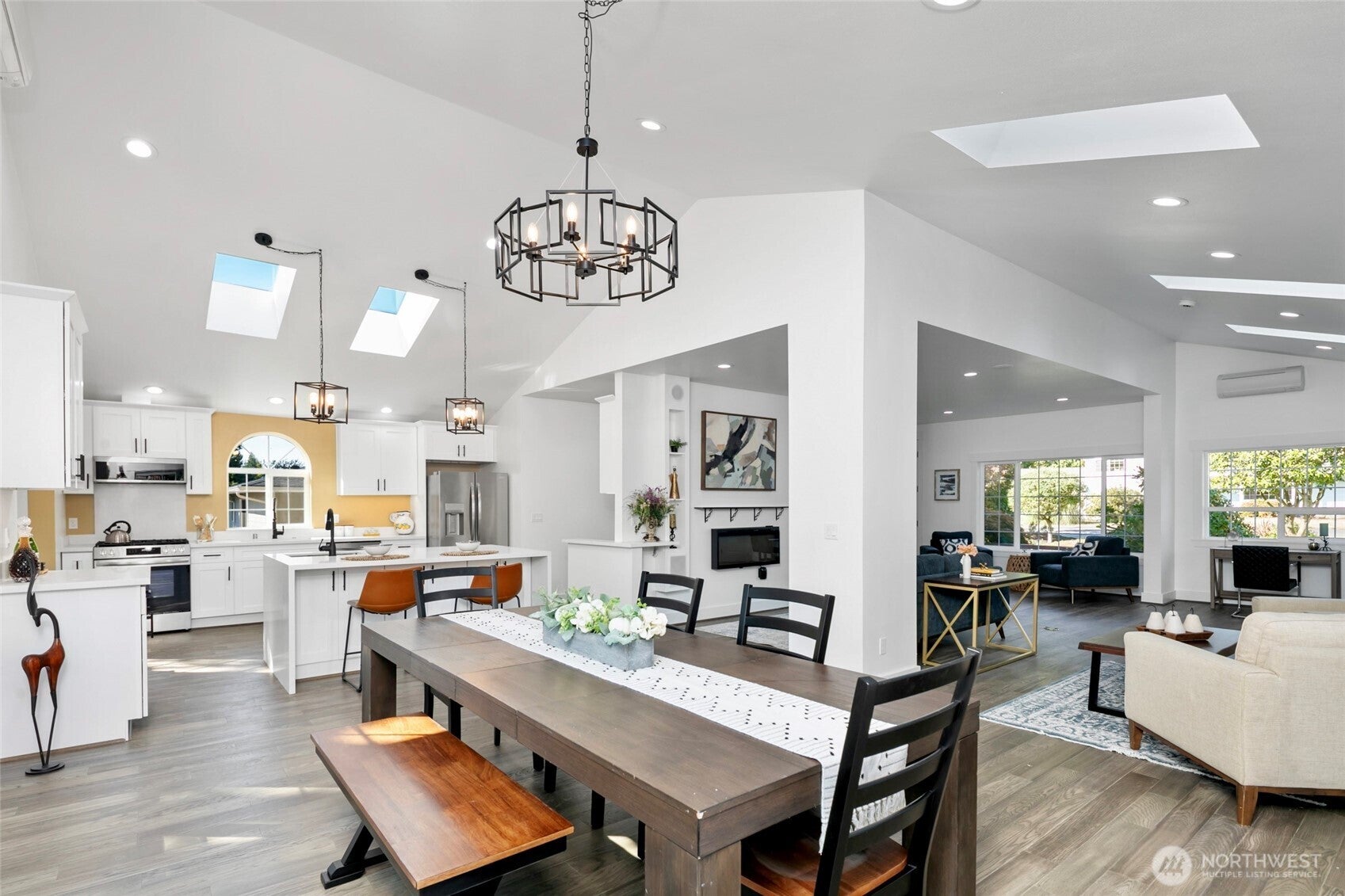 Lake Forest Park, Washington, 98043, United States, 4 Bedrooms Bedrooms, ,3 BathroomsBathrooms,Residential,Active,2002668