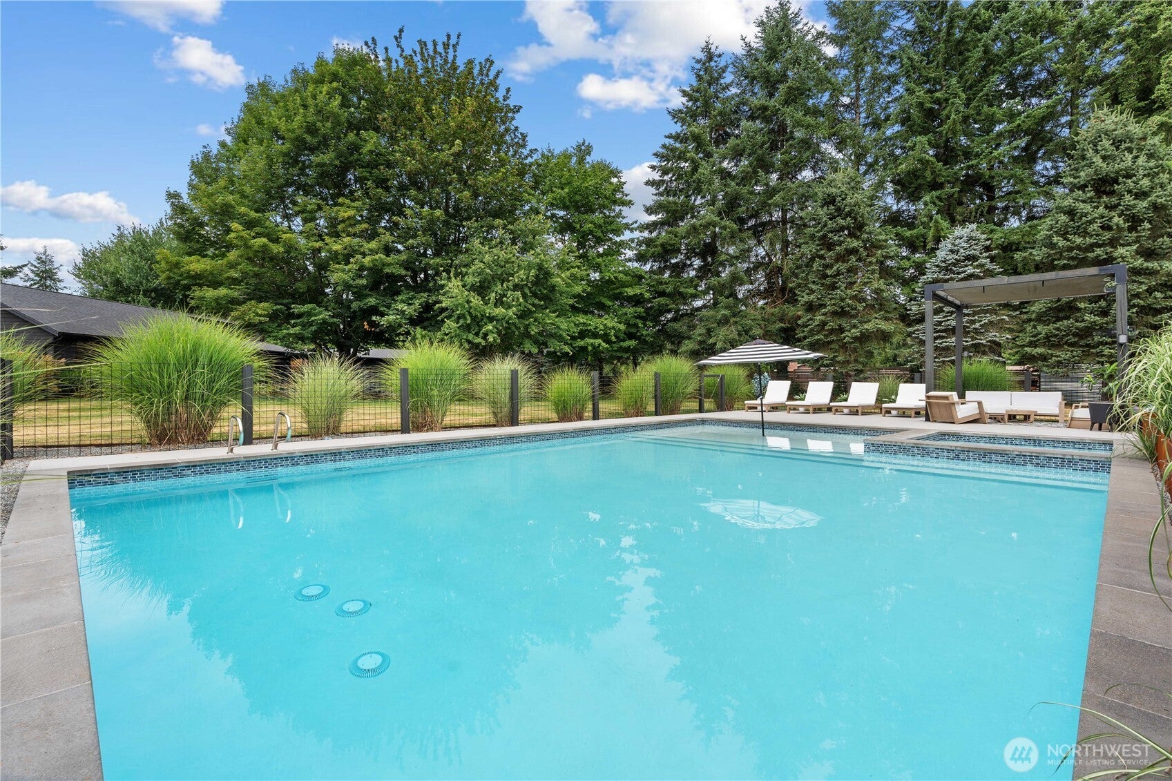 Issaquah, Washington, 98027, United States, 4 Bedrooms Bedrooms, ,3 BathroomsBathrooms,Residential,Active,1892612