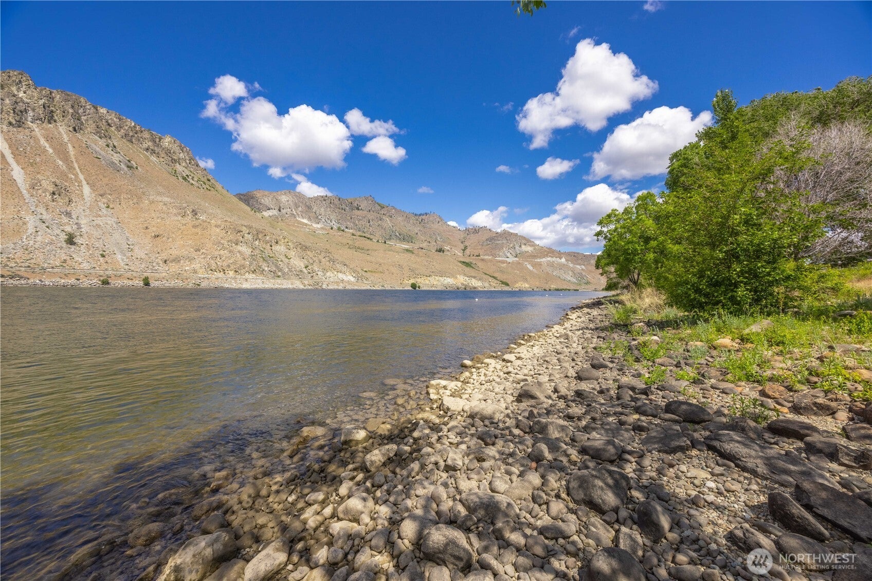 Orondo, Washington, 98843, United States, 3 Bedrooms Bedrooms, ,4 BathroomsBathrooms,Residential,Active,1823970