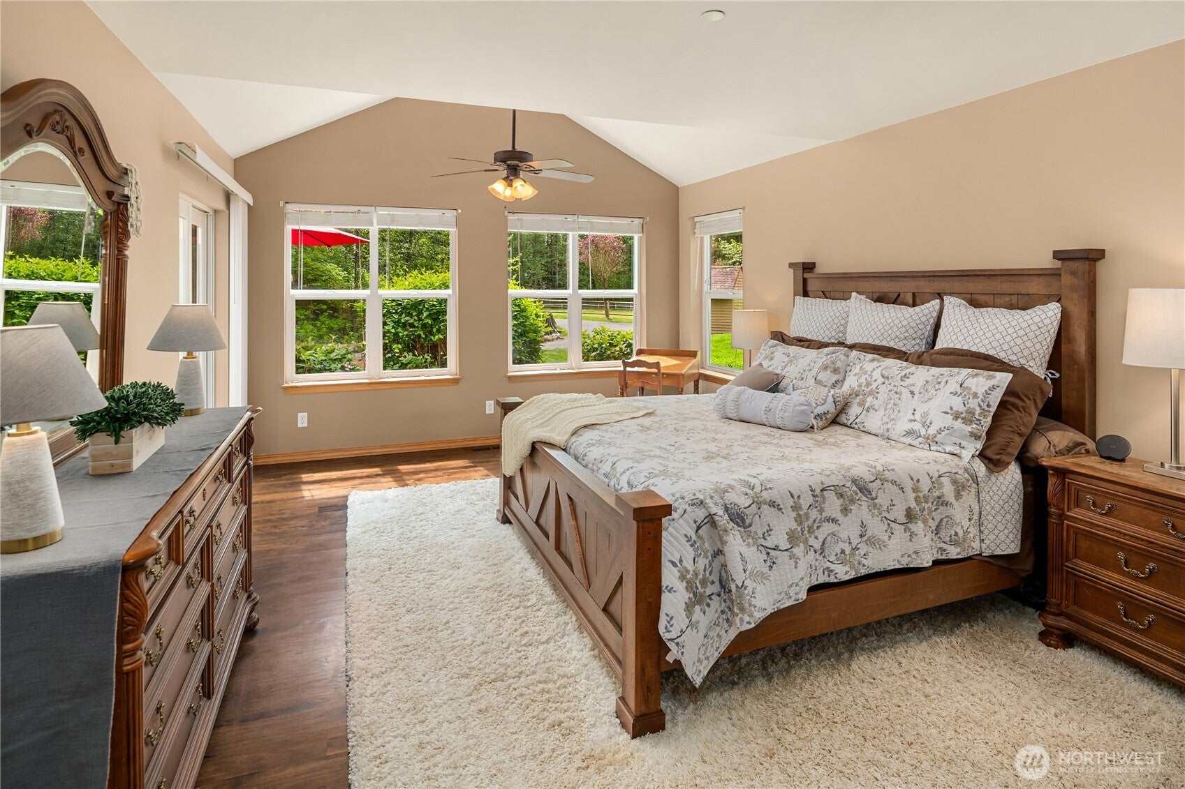 Carnation, Washington, 98014, United States, 4 Bedrooms Bedrooms, ,4 BathroomsBathrooms,Residential,Active,1810418