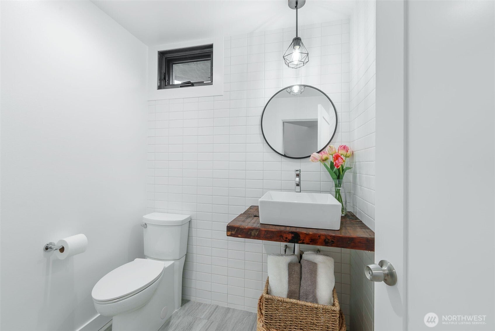 Tacoma, Washington, 98465, United States, 3 Bedrooms Bedrooms, ,4 BathroomsBathrooms,Residential,Active,1844266