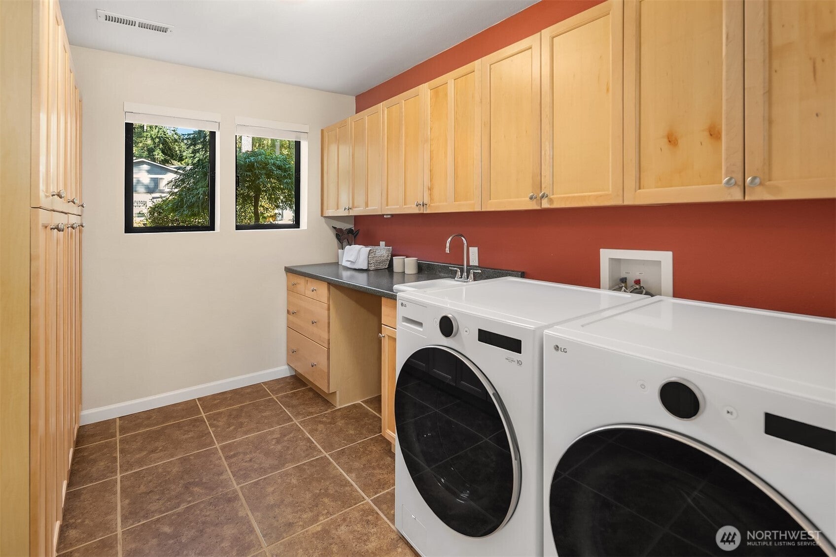 Redmond, Washington, 98052, United States, 3 Bedrooms Bedrooms, ,3 BathroomsBathrooms,Residential,Active,1953712