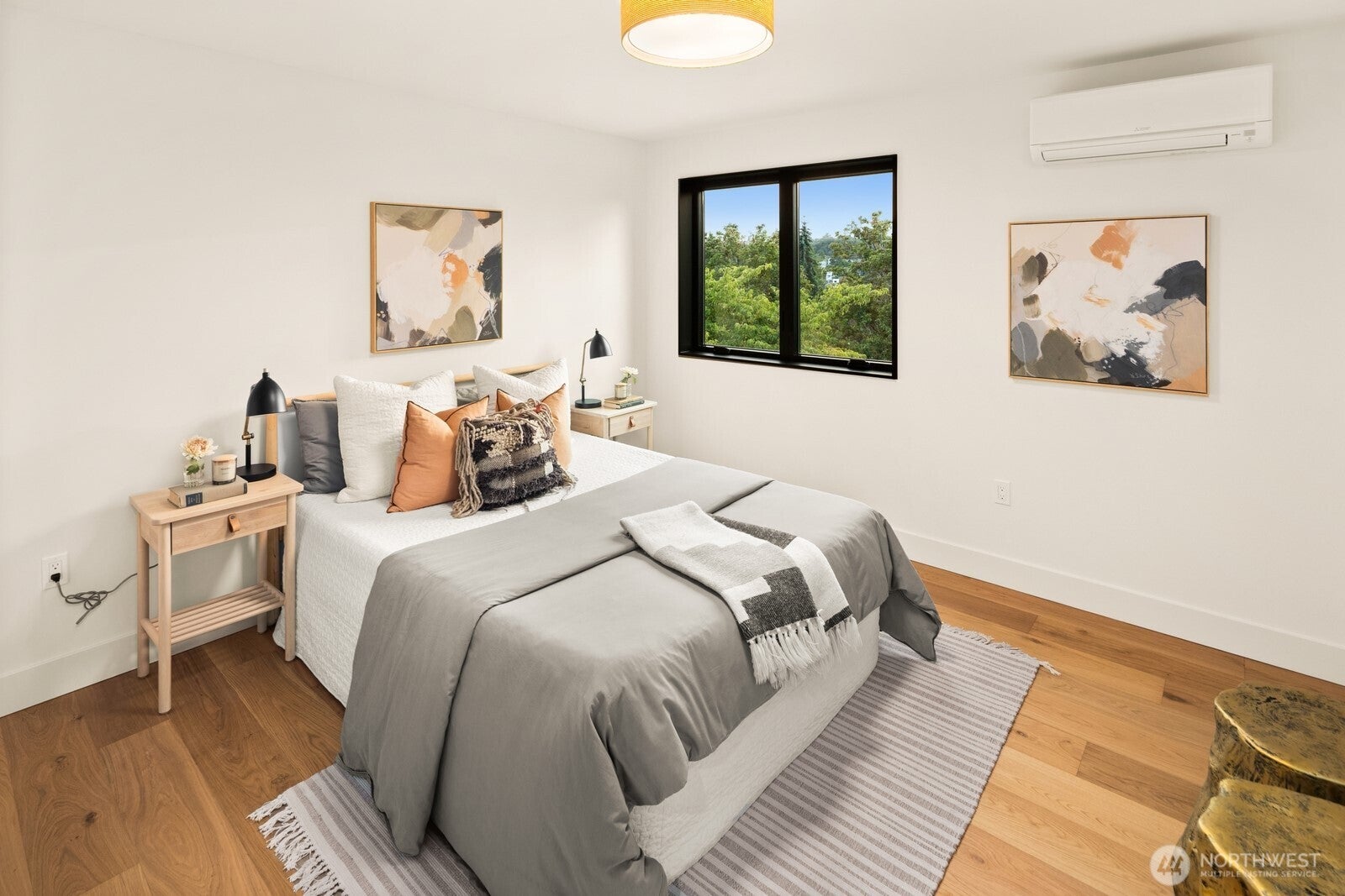 Seattle, Washington, 98118, United States, 5 Bedrooms Bedrooms, ,4 BathroomsBathrooms,Residential,Active,1909862