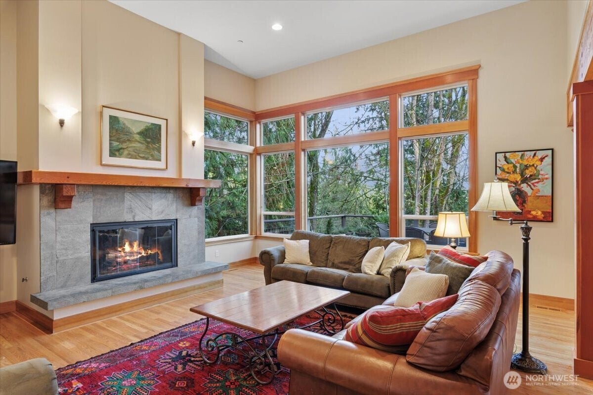 Lake Forest Park, Washington, 98155, United States, 6 Bedrooms Bedrooms, ,4 BathroomsBathrooms,Residential,Active,1996284