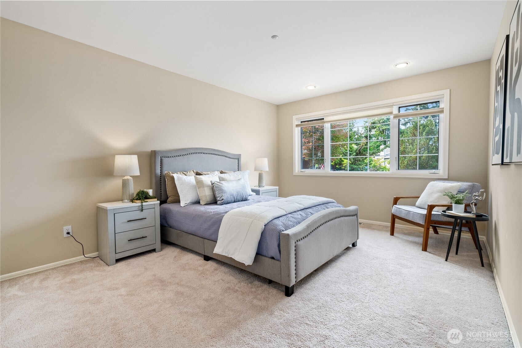 Issaquah, Washington, 98027, United States, 4 Bedrooms Bedrooms, ,2 BathroomsBathrooms,Residential,Active,1914844