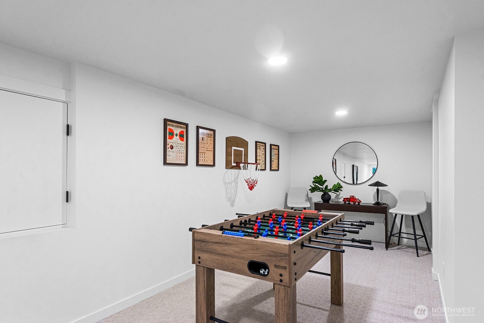 Seattle, Washington, 98125, United States, 4 Bedrooms Bedrooms, ,4 BathroomsBathrooms,Residential,Active,1988448