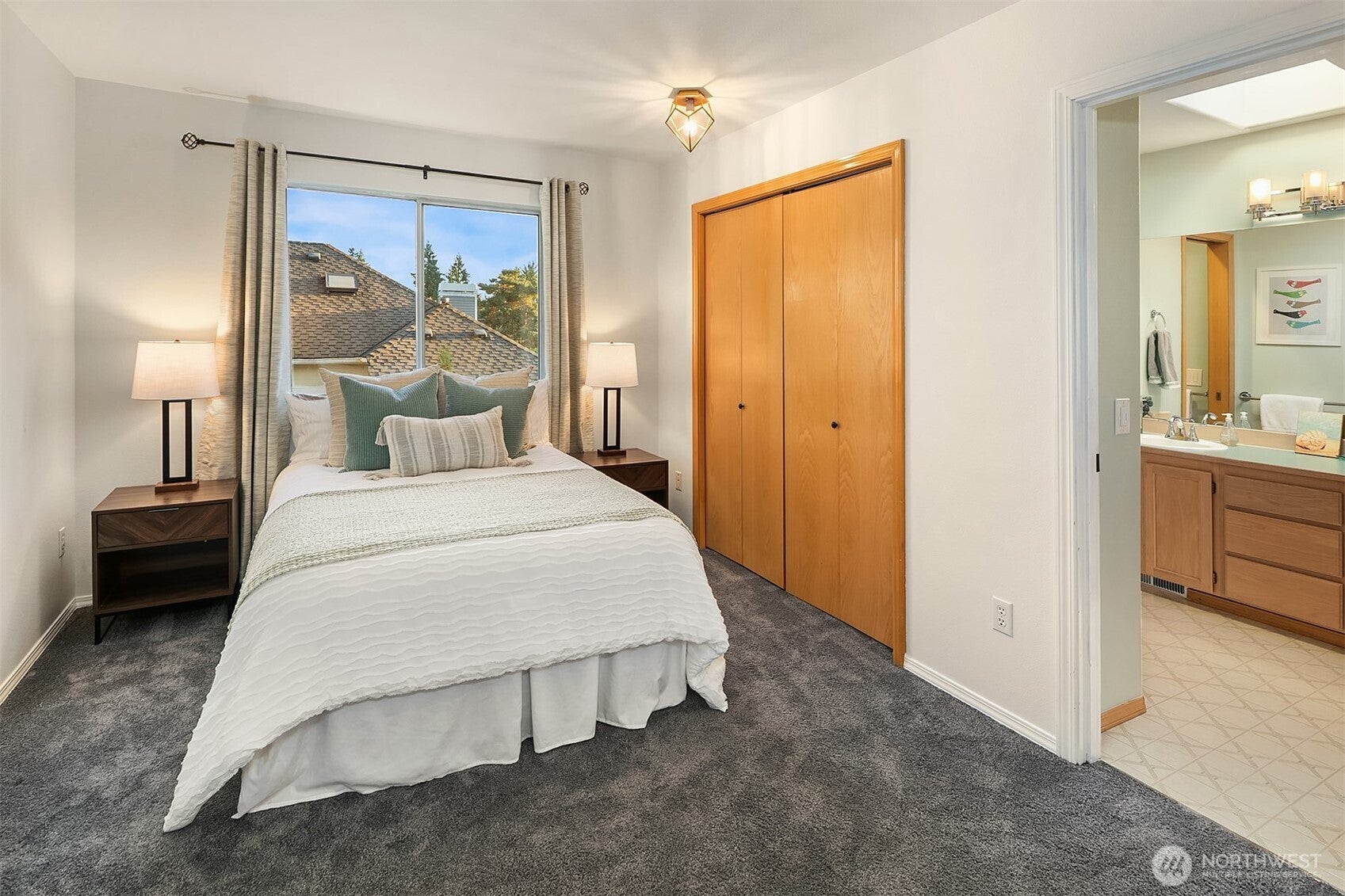 Woodinville, Washington, 98072, United States, 3 Bedrooms Bedrooms, ,3 BathroomsBathrooms,Residential,Active,1945838