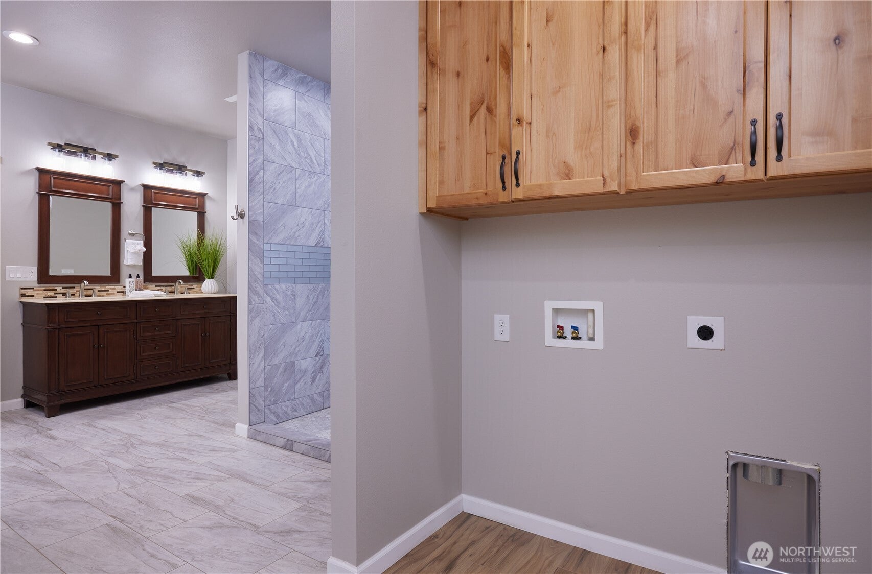 Walla Walla, Washington, 99362, United States, 5 Bedrooms Bedrooms, ,6 BathroomsBathrooms,Residential,Active,1967110