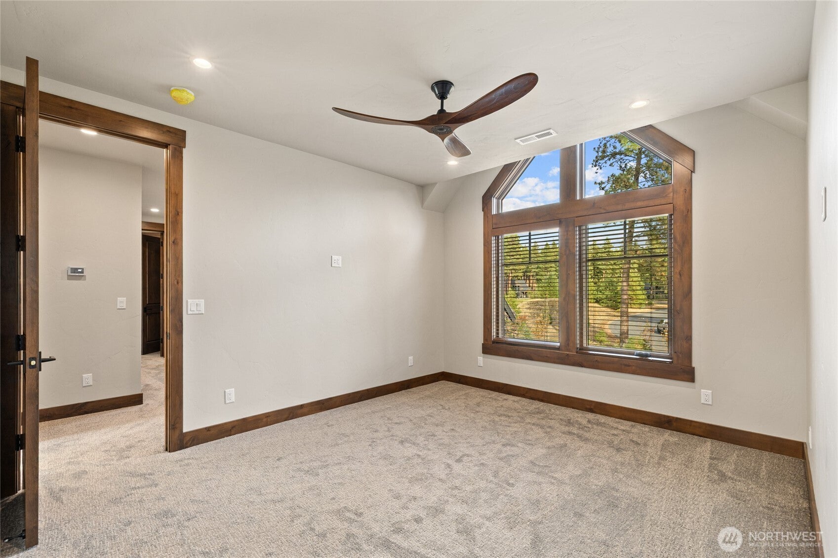 Cle Elum, Washington, 98922, United States, 5 Bedrooms Bedrooms, ,6 BathroomsBathrooms,Residential,Active,2012925