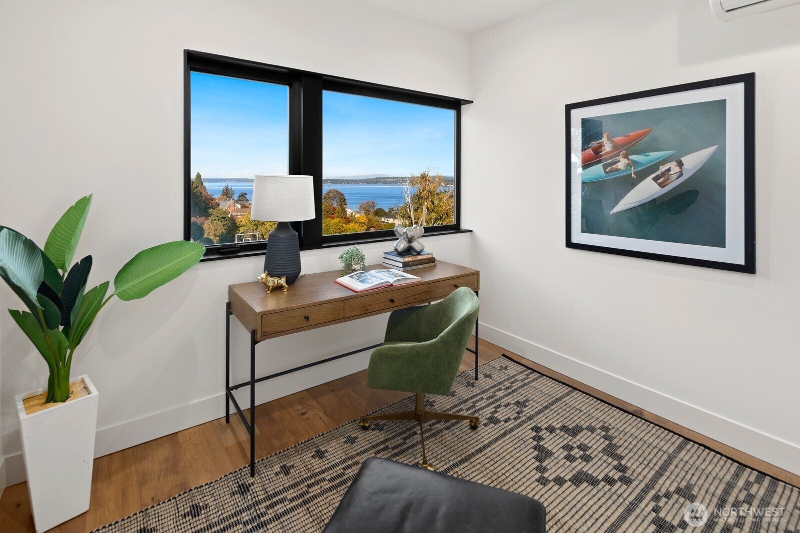 Seattle, Washington, 98118, United States, 6 Bedrooms Bedrooms, ,4 BathroomsBathrooms,Residential,Active,1965834