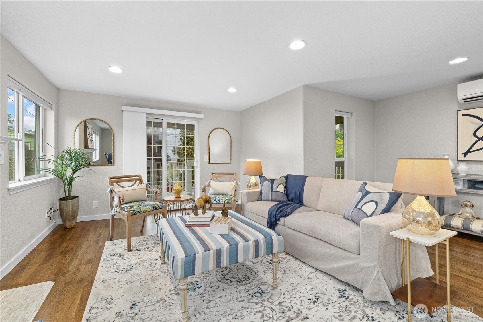 Seattle, Washington, 98118, United States, 4 Bedrooms Bedrooms, ,4 BathroomsBathrooms,Residential,Active,1964271