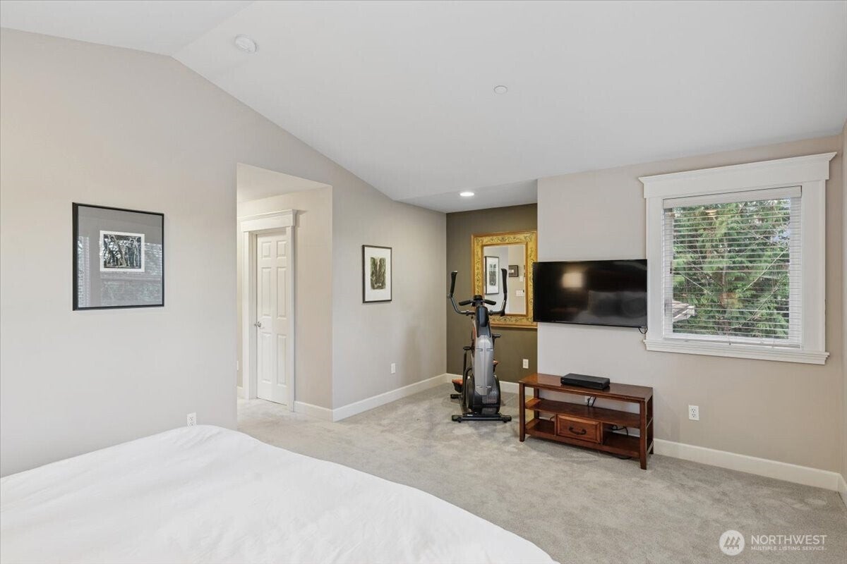 Lake Forest Park, Washington, 98155, United States, 6 Bedrooms Bedrooms, ,4 BathroomsBathrooms,Residential,Active,1996284