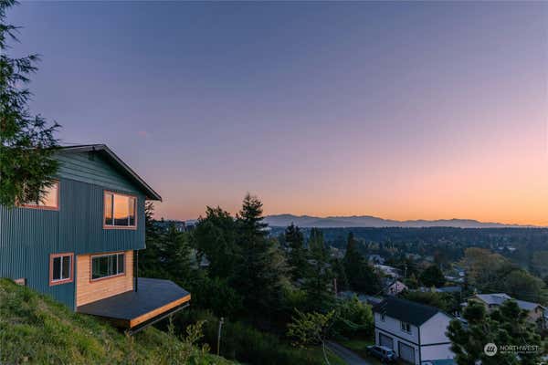 735 MOSLEY PL, PORT TOWNSEND, WA 98368 - Image 1