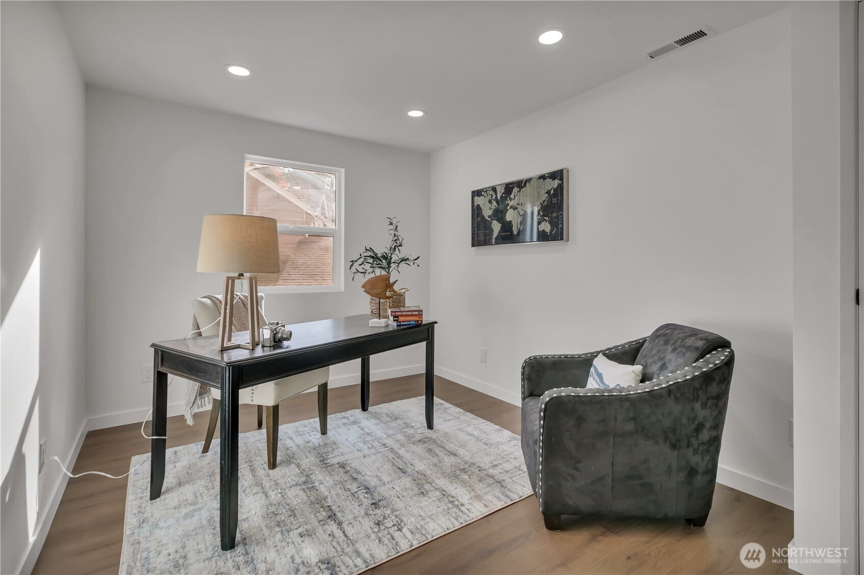 Bellevue, Washington, 98005, United States, 4 Bedrooms Bedrooms, ,3 BathroomsBathrooms,Residential,Active,1988415