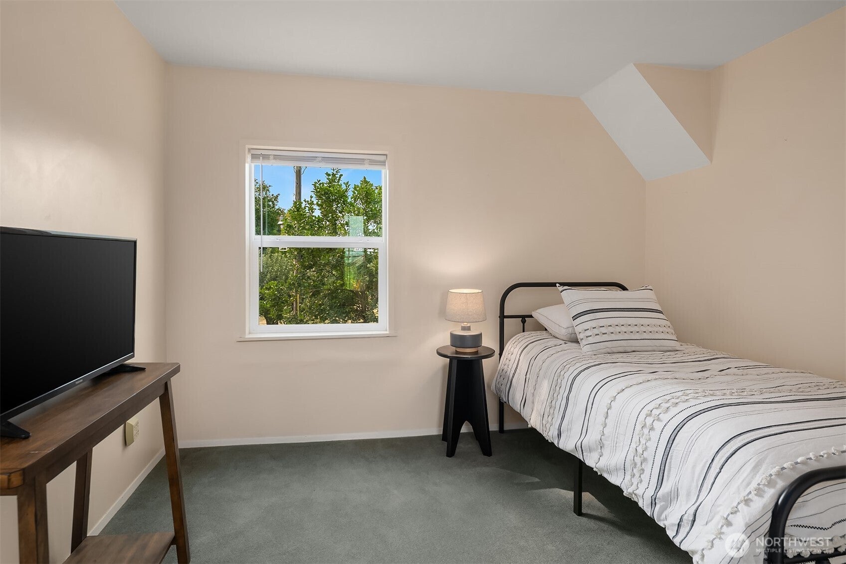 Duvall, Washington, 98019, United States, 4 Bedrooms Bedrooms, ,2 BathroomsBathrooms,Residential,Active,1936411