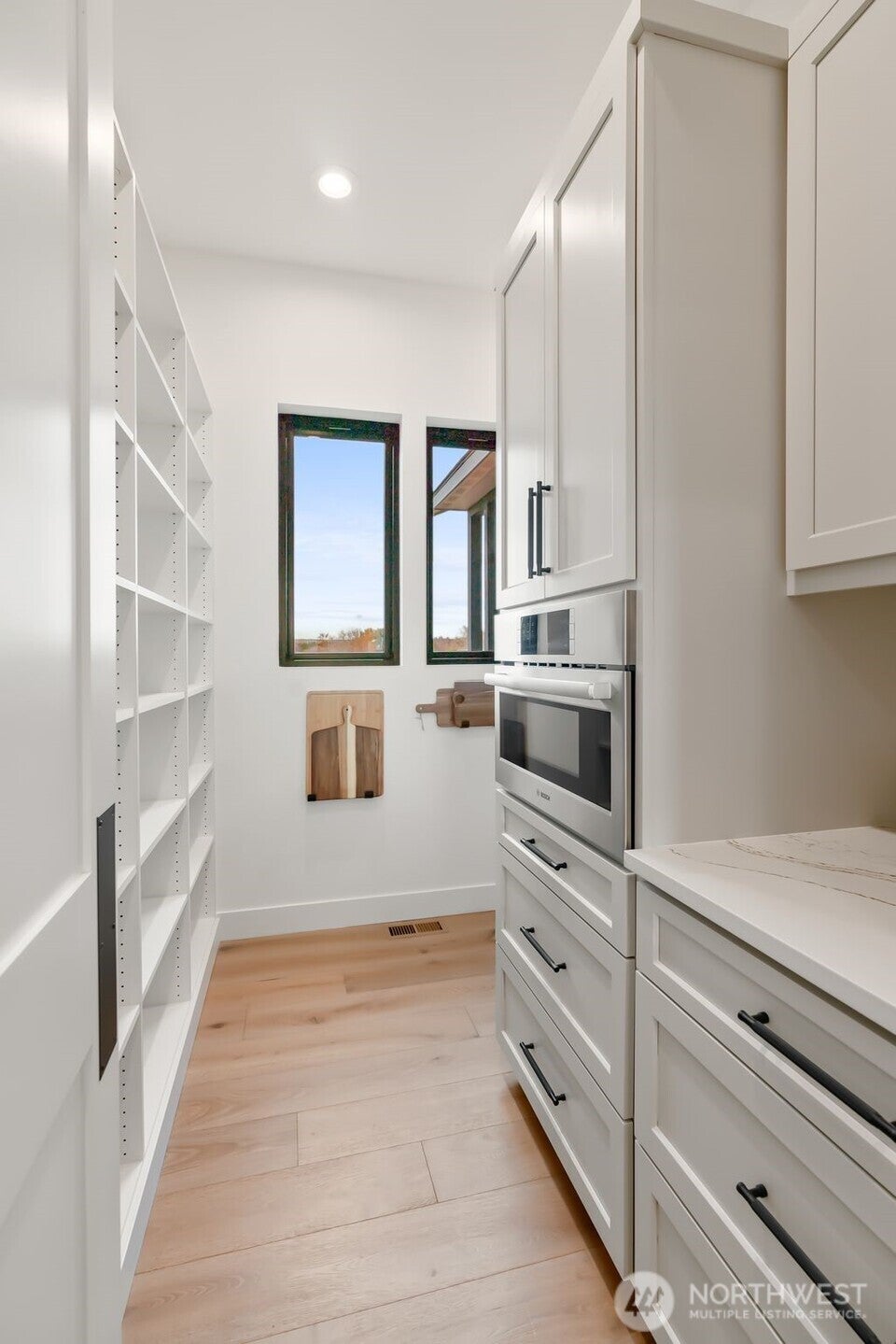 Yakima, Washington, 98908, United States, 4 Bedrooms Bedrooms, ,4 BathroomsBathrooms,Residential,Active,1993975