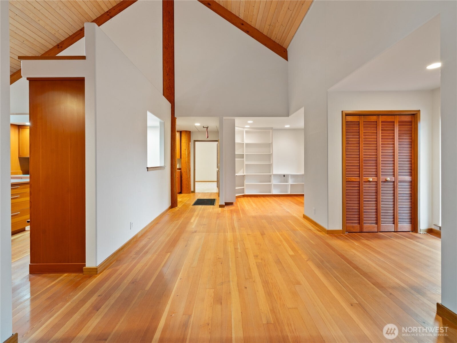 Anacortes, Washington, 98221, United States, 2 Bedrooms Bedrooms, ,3 BathroomsBathrooms,Residential,Active,1997600