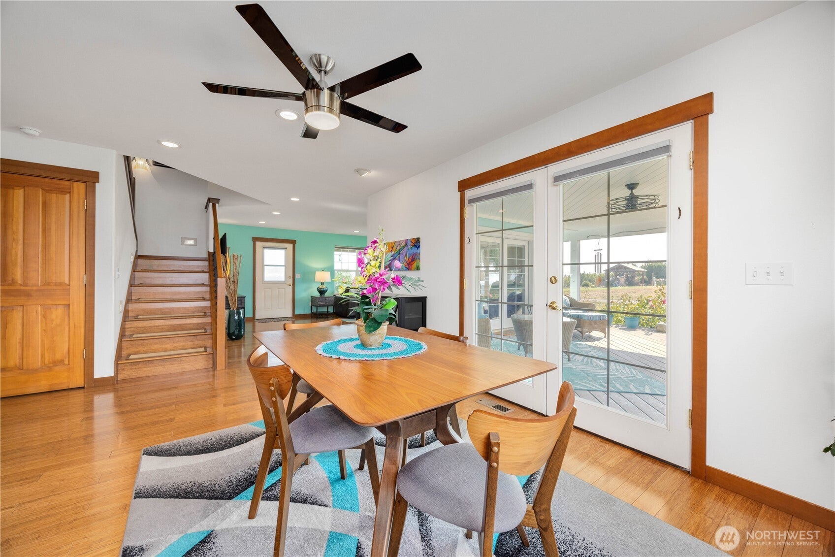 Manson, Washington, 98831, United States, 3 Bedrooms Bedrooms, ,3 BathroomsBathrooms,Residential,Active,1946323