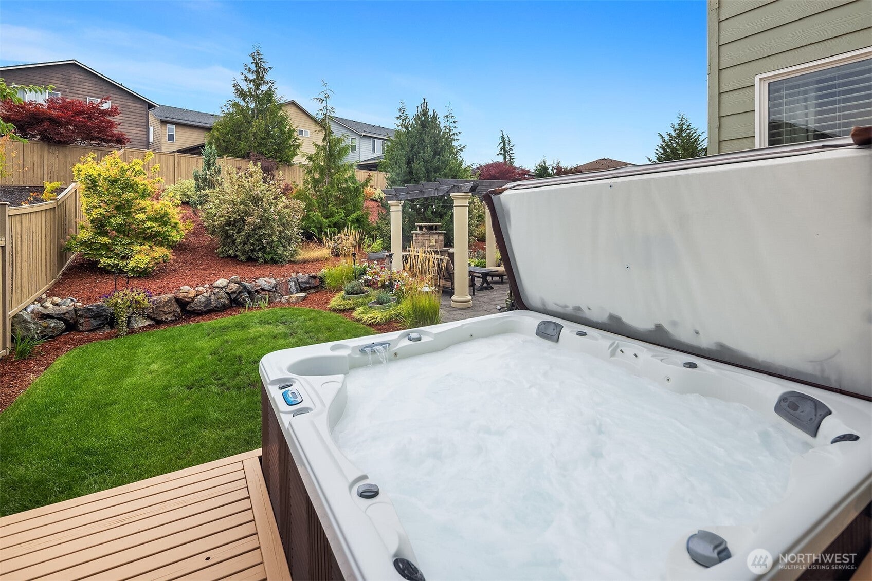 Snoqualmie, Washington, 98065, United States, 5 Bedrooms Bedrooms, ,3 BathroomsBathrooms,Residential,Active,1929447