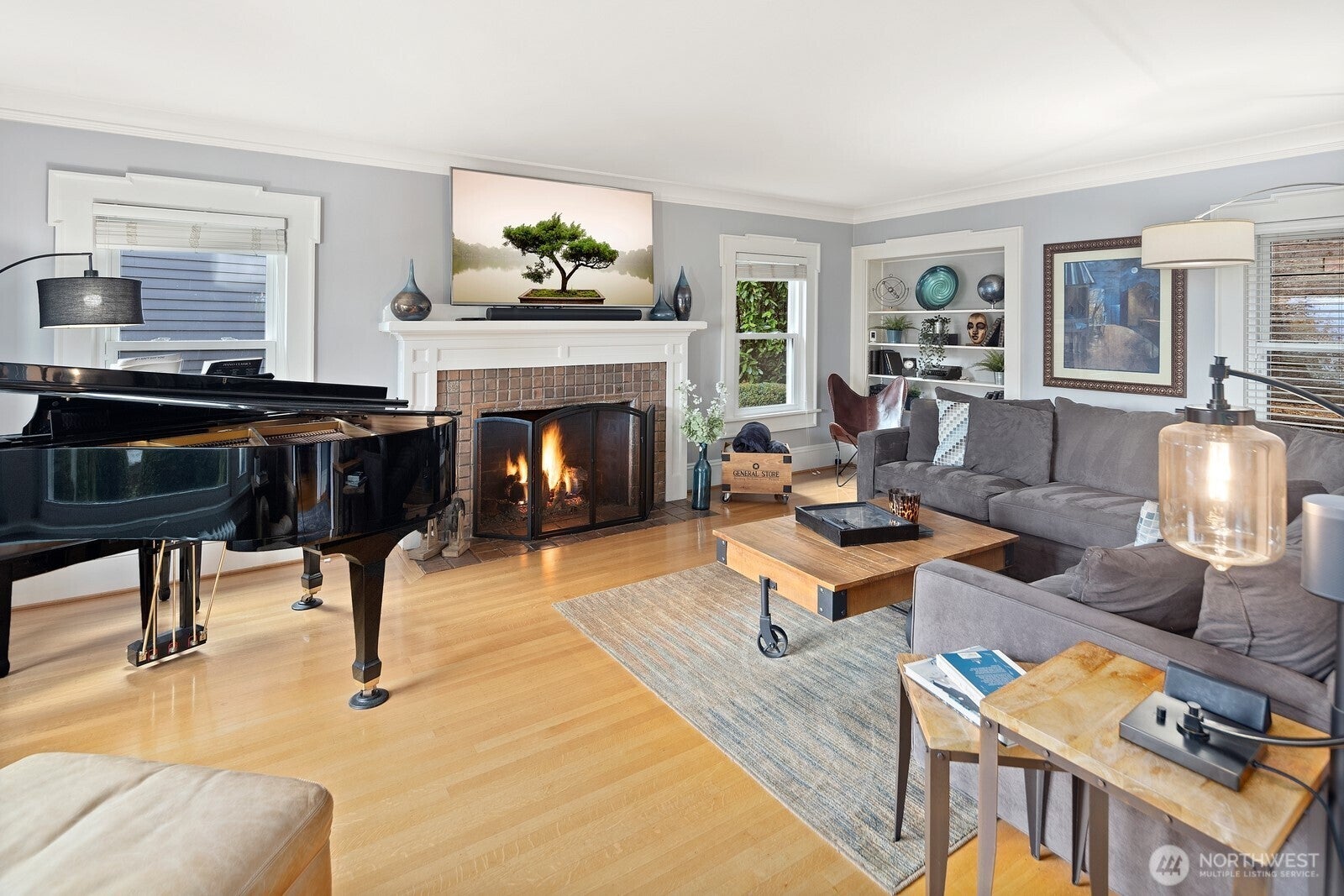 Seattle, Washington, 98122, United States, 3 Bedrooms Bedrooms, ,3 BathroomsBathrooms,Residential,Active,1988423