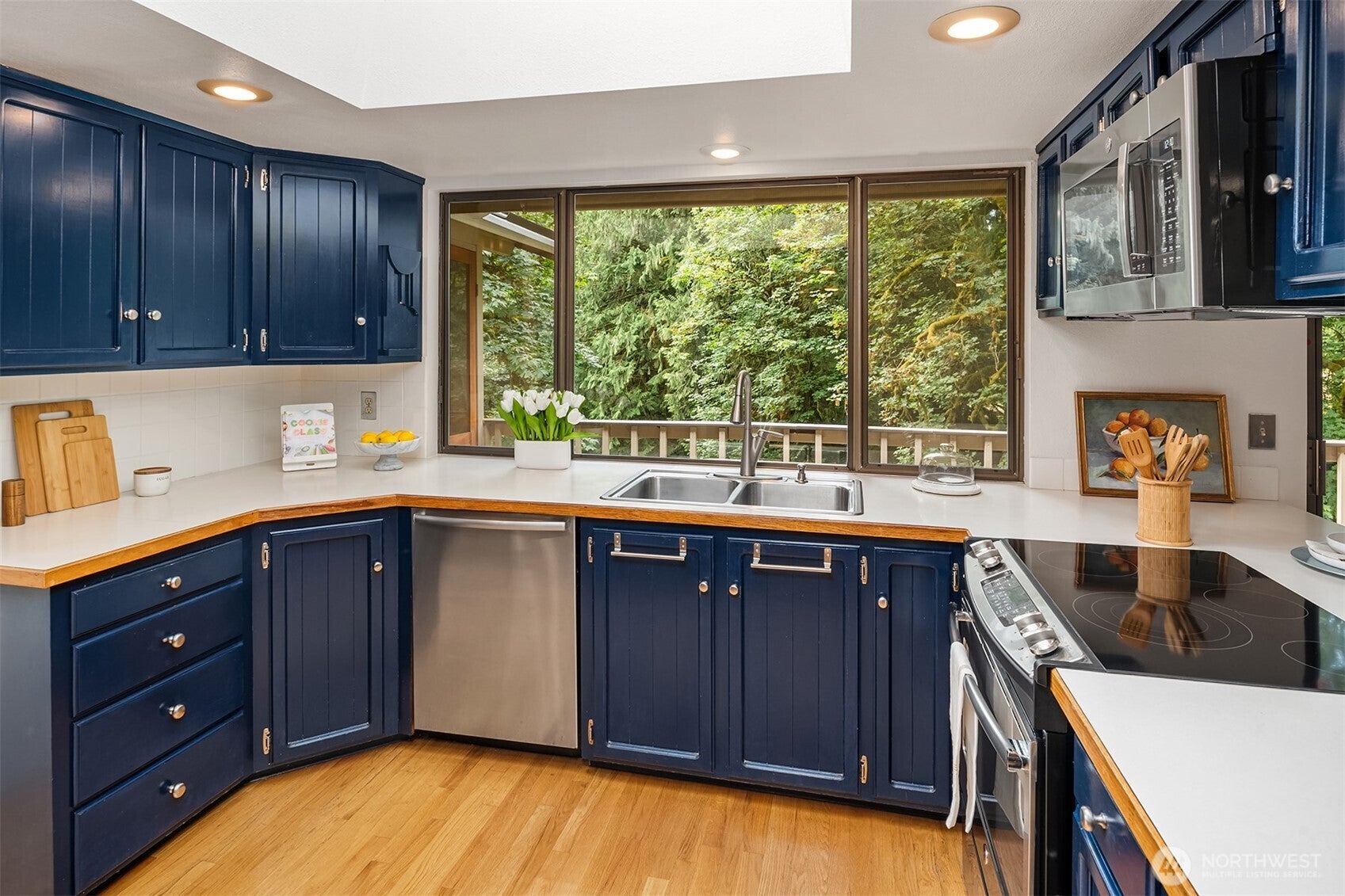 Duvall, Washington, 98019, United States, 4 Bedrooms Bedrooms, ,4 BathroomsBathrooms,Residential,Active,1943766
