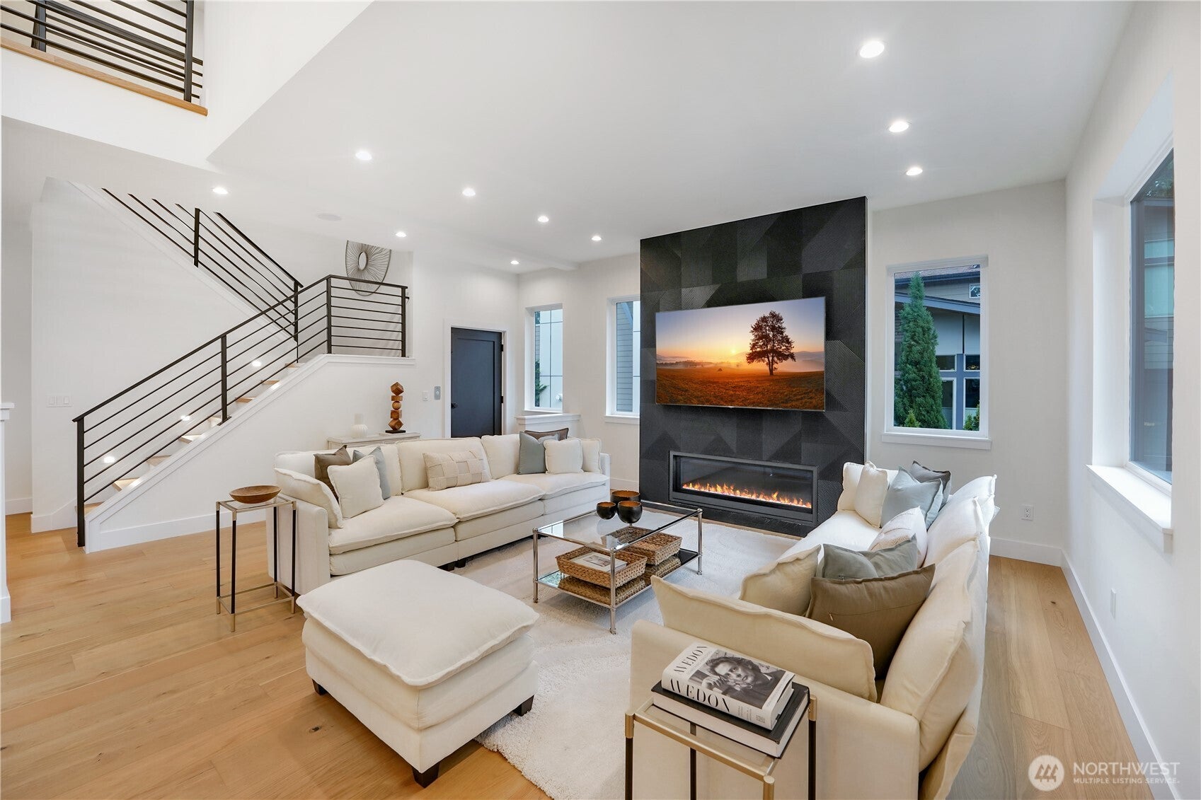 Kirkland, Washington, 98033, United States, 6 Bedrooms Bedrooms, ,7 BathroomsBathrooms,Residential,Active,2008735