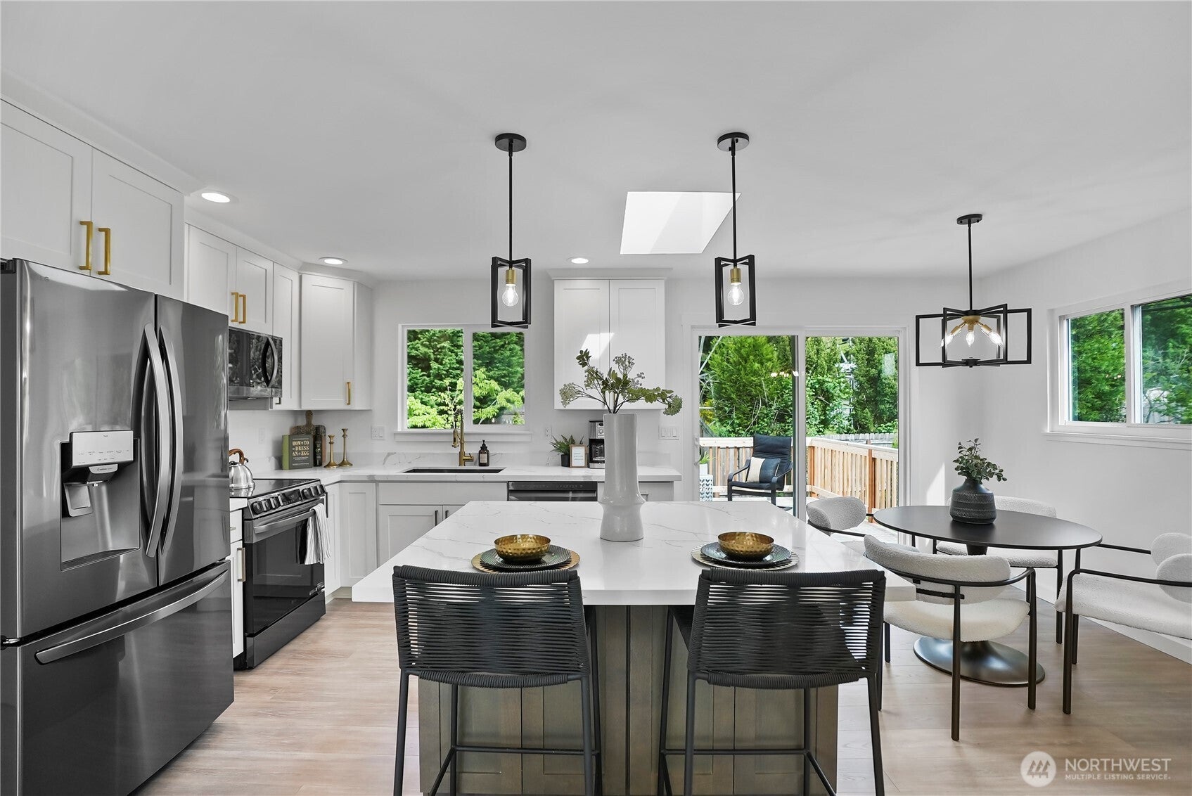 Bellevue, Washington, 98006, United States, ,3 BathroomsBathrooms,Residential,Active,1799359