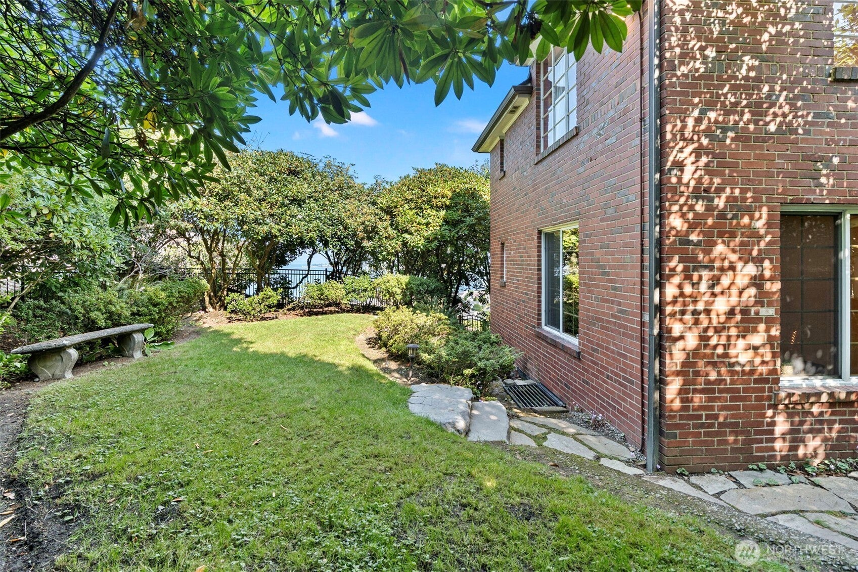 Tacoma, Washington, 98406, United States, 4 Bedrooms Bedrooms, ,4 BathroomsBathrooms,Residential,Active,1952076