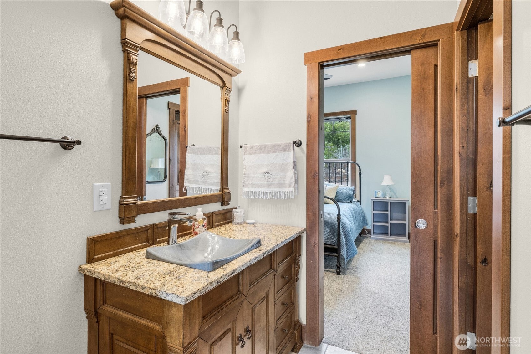 Cle Elum, Washington, 98922, United States, 3 Bedrooms Bedrooms, ,3 BathroomsBathrooms,Residential,Active,2031010