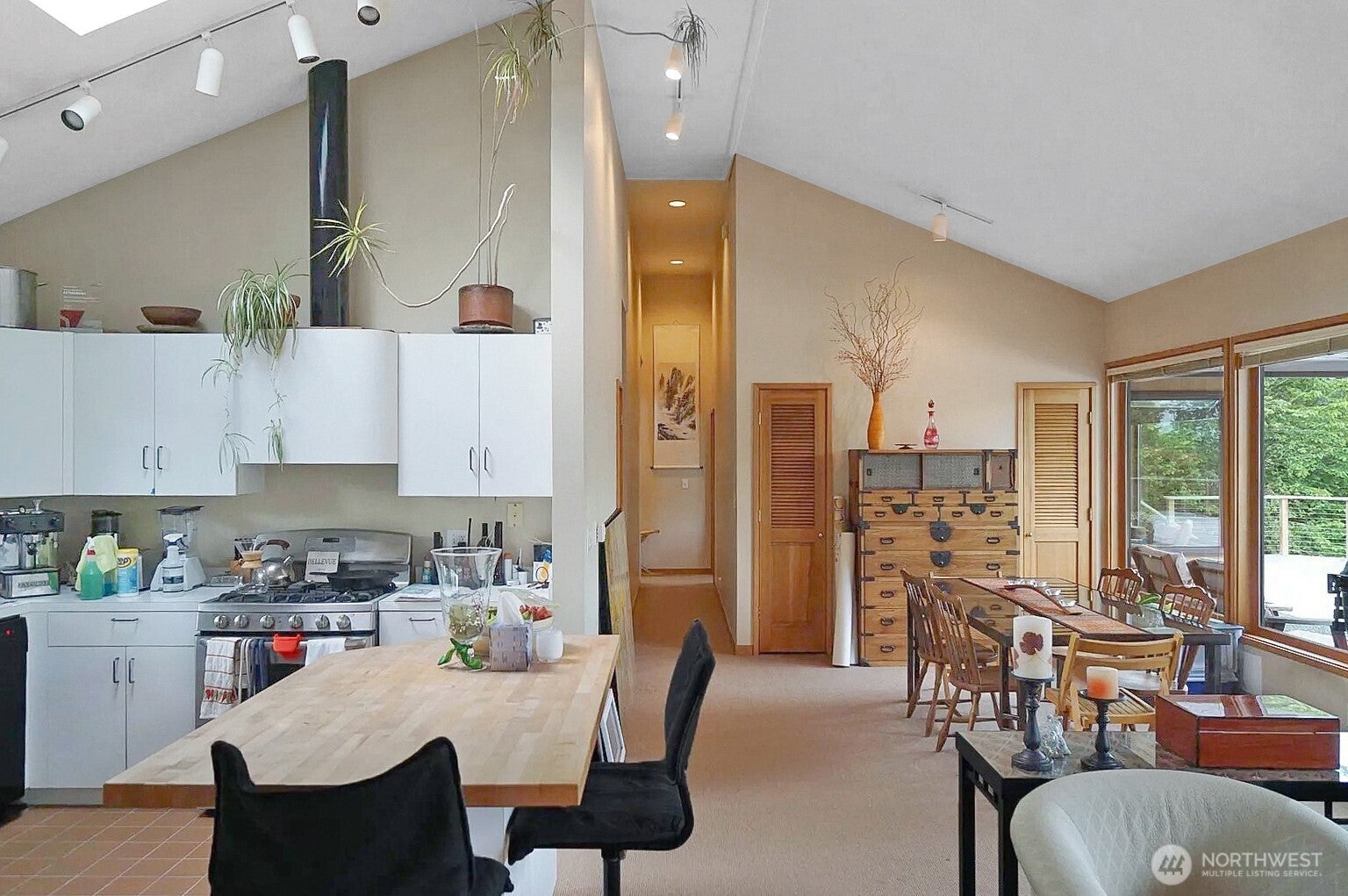 Bellevue, Washington, 98004, United States, 3 Bedrooms Bedrooms, ,2 BathroomsBathrooms,Residential,Active,1876689