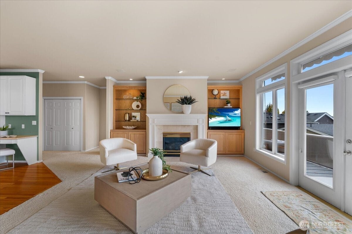 Kirkland, Washington, 98033, United States, 3 Bedrooms Bedrooms, ,2 BathroomsBathrooms,Residential,Active,1968423