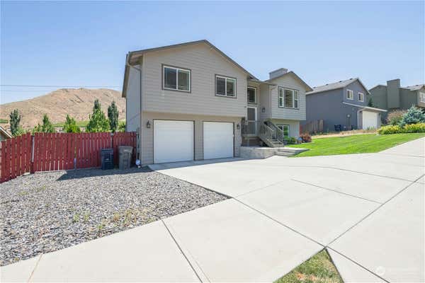 2131 CITATION LOOP, WENATCHEE, WA 98801, photo 2 of 31