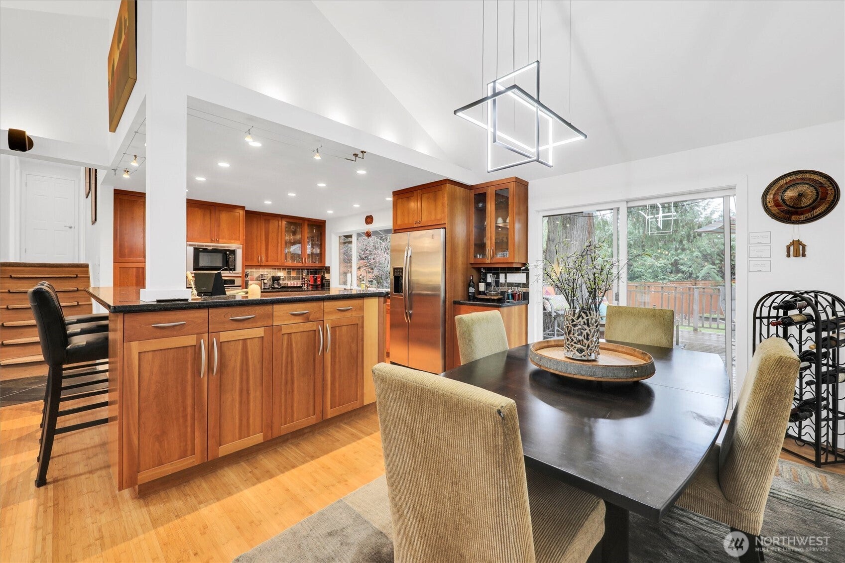 Redmond, Washington, 98052, United States, 5 Bedrooms Bedrooms, ,3 BathroomsBathrooms,Residential,Active,1988724