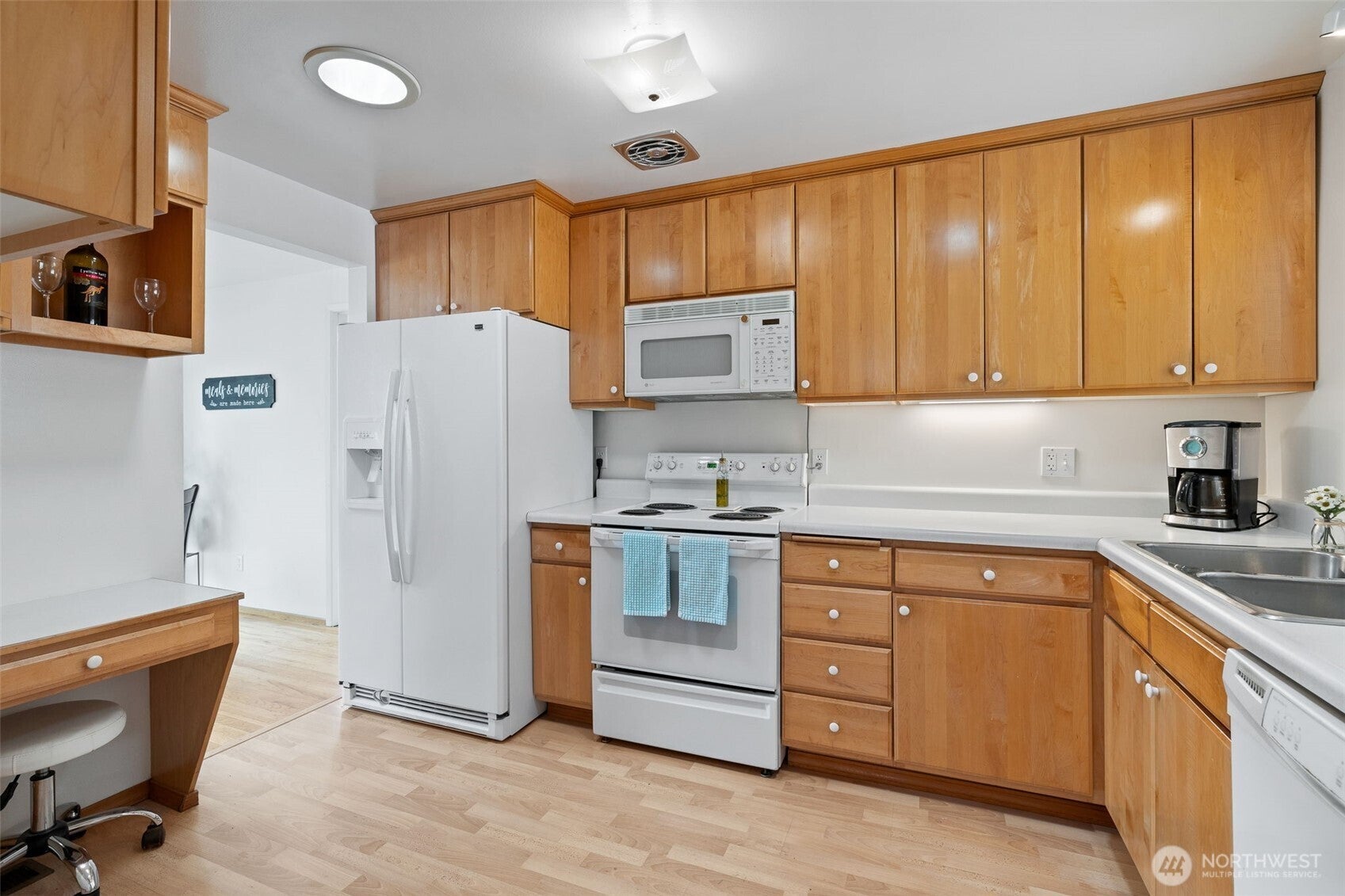 Bellevue, Washington, 98008, United States, 4 Bedrooms Bedrooms, ,2 BathroomsBathrooms,Residential,Active,1943800