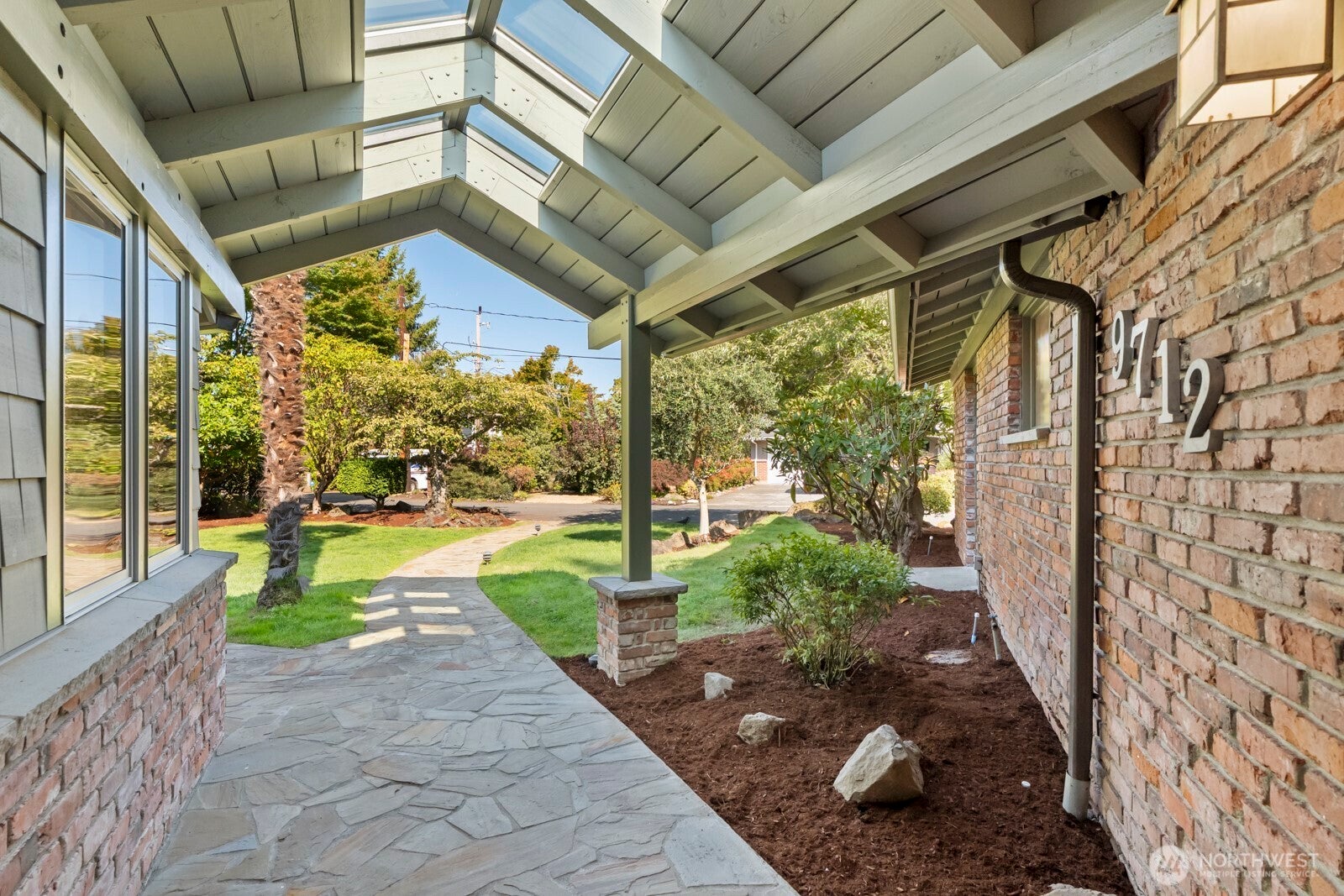 Seattle, Washington, 98136, United States, 4 Bedrooms Bedrooms, ,4 BathroomsBathrooms,Residential,Active,1945253