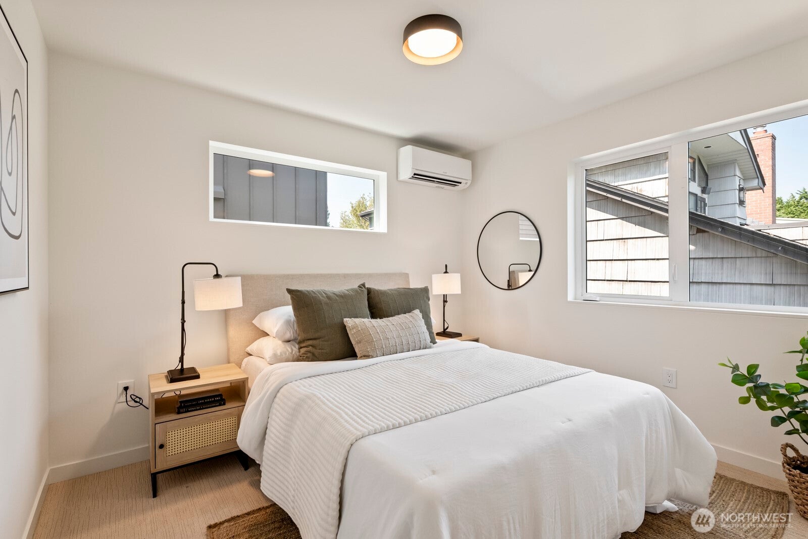 Seattle, Washington, 98116, United States, 4 Bedrooms Bedrooms, ,4 BathroomsBathrooms,Residential,Active,1944091