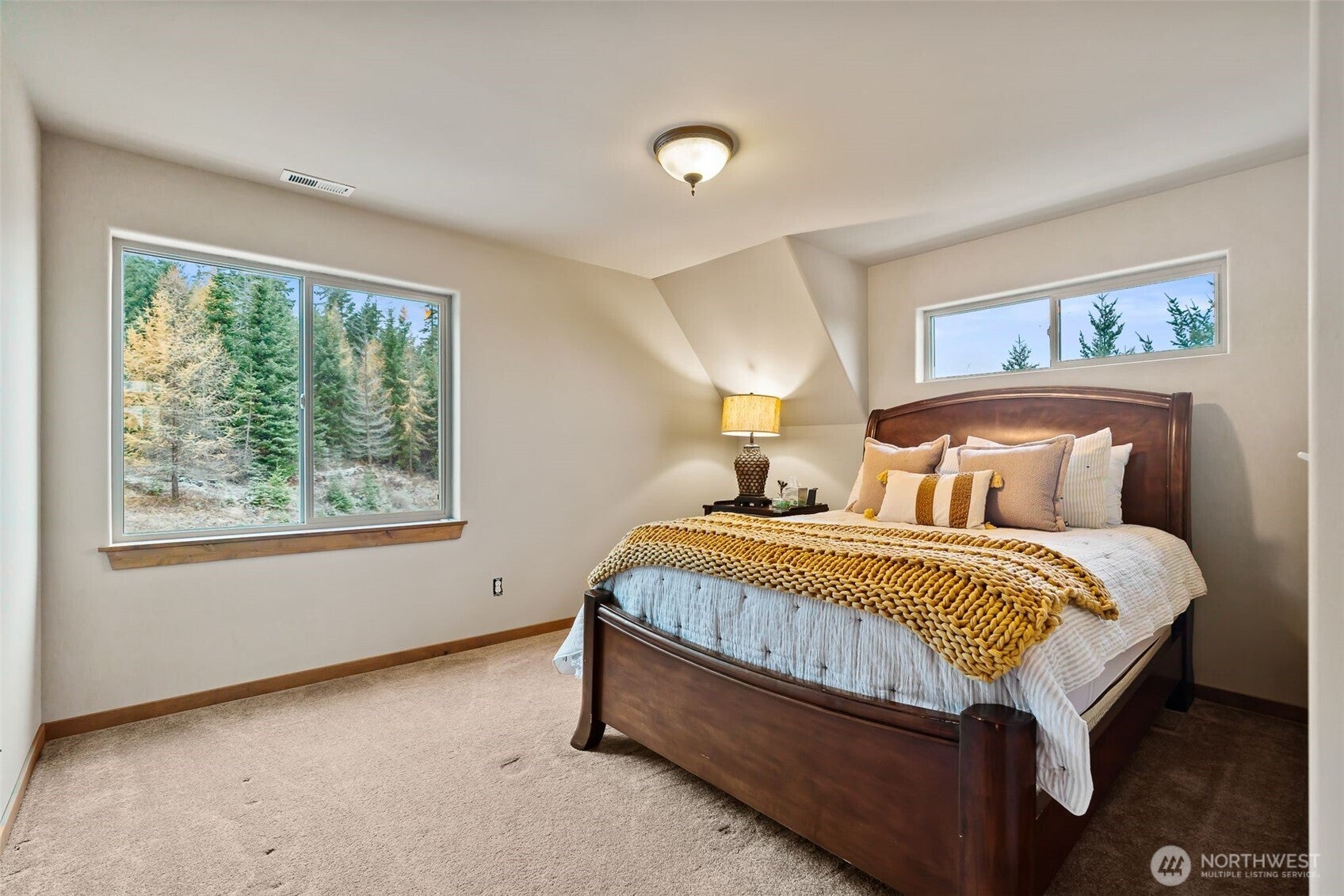 Cle Elum, Washington, 98922, United States, 4 Bedrooms Bedrooms, ,4 BathroomsBathrooms,Residential,Active,1998577