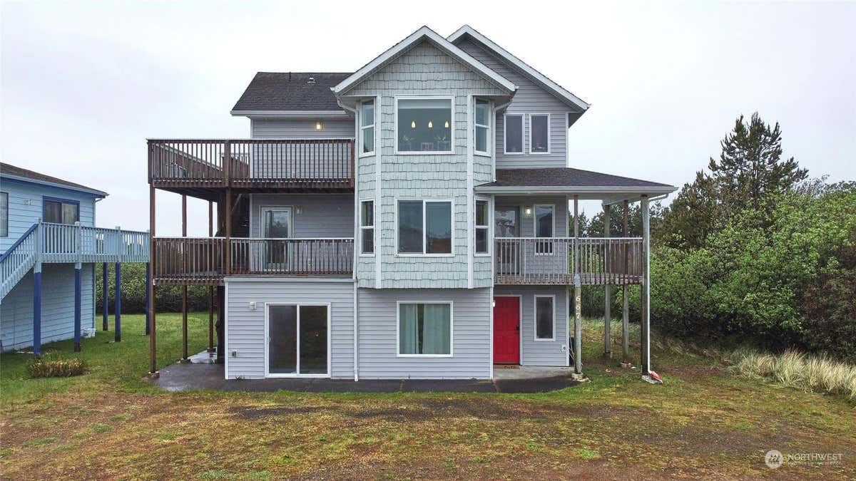 667 OCEAN SHORES BLVD SW, OCEAN SHORES, WA 98569, photo 1 of 36