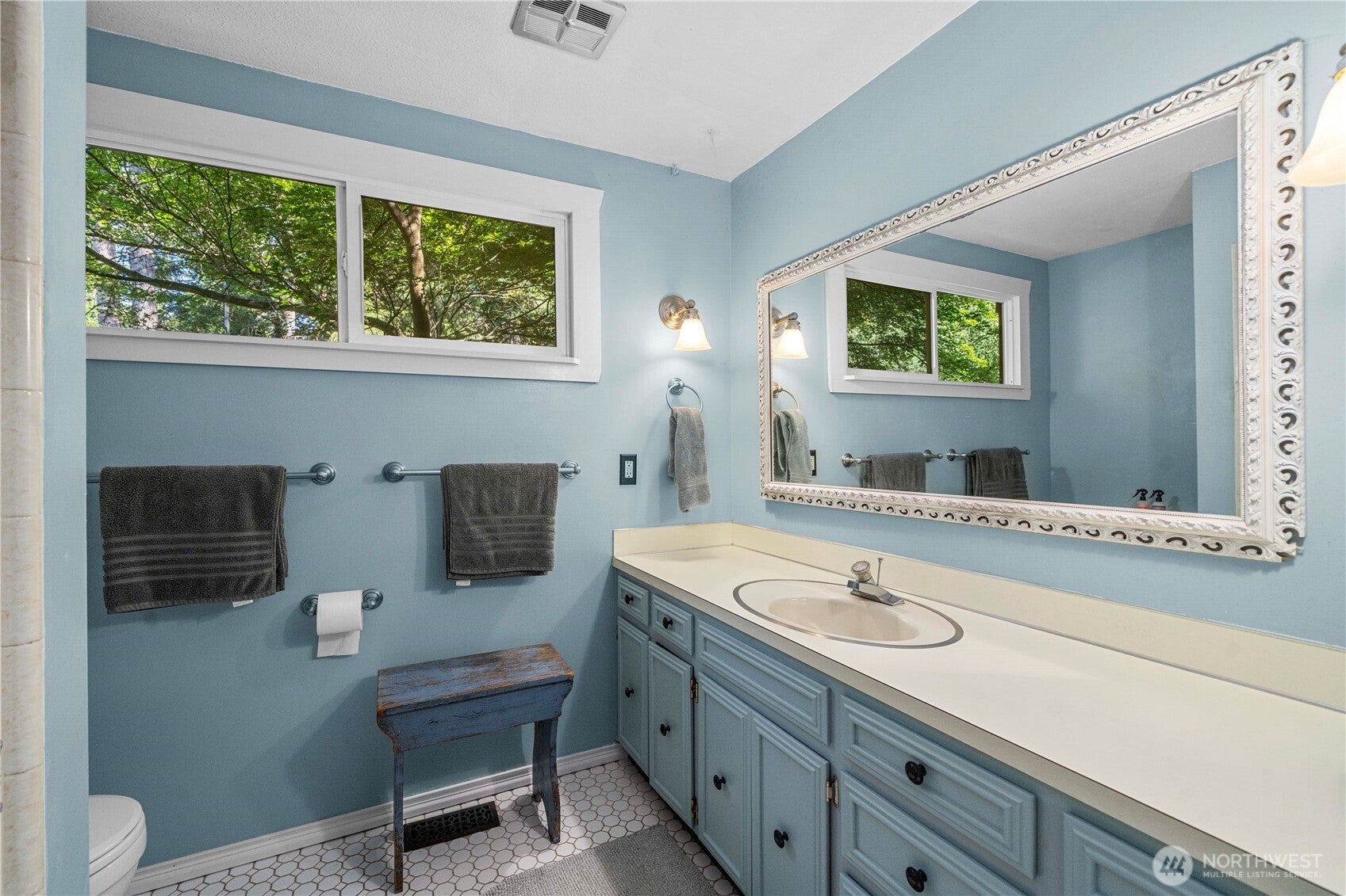 Lakewood, Washington, 98499, United States, ,3 BathroomsBathrooms,Residential,Active,1888516