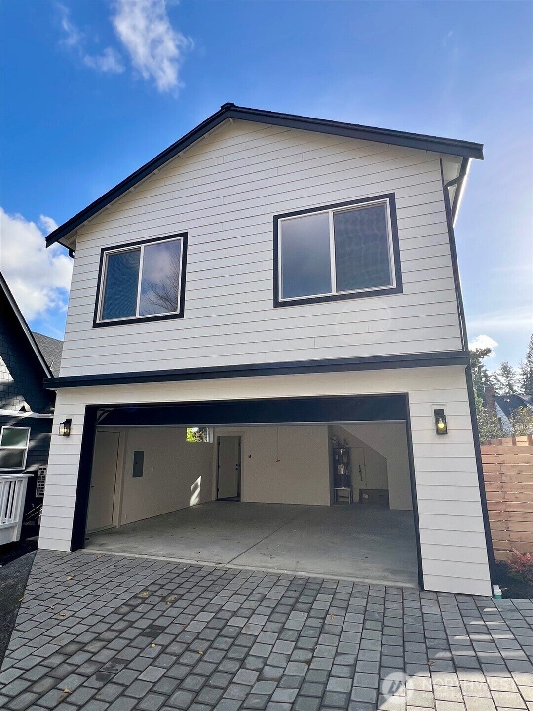 Seattle, Washington, 98125, United States, 4 Bedrooms Bedrooms, ,4 BathroomsBathrooms,Residential,Active,1988448