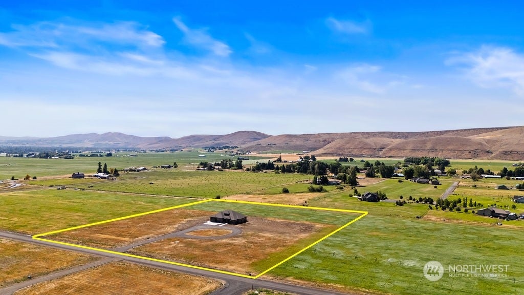Ellensburg, Washington, 98926, United States, 3 Bedrooms Bedrooms, ,3 BathroomsBathrooms,Residential,Active,1902955