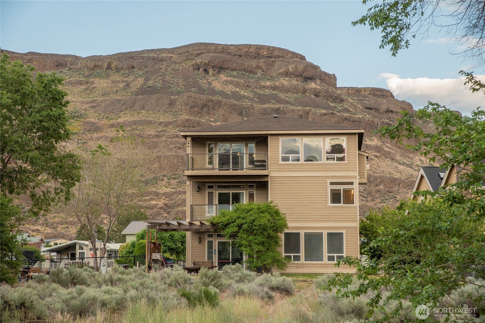 Quincy, Washington, 98848, United States, 4 Bedrooms Bedrooms, ,4 BathroomsBathrooms,Residential,Active,1824915