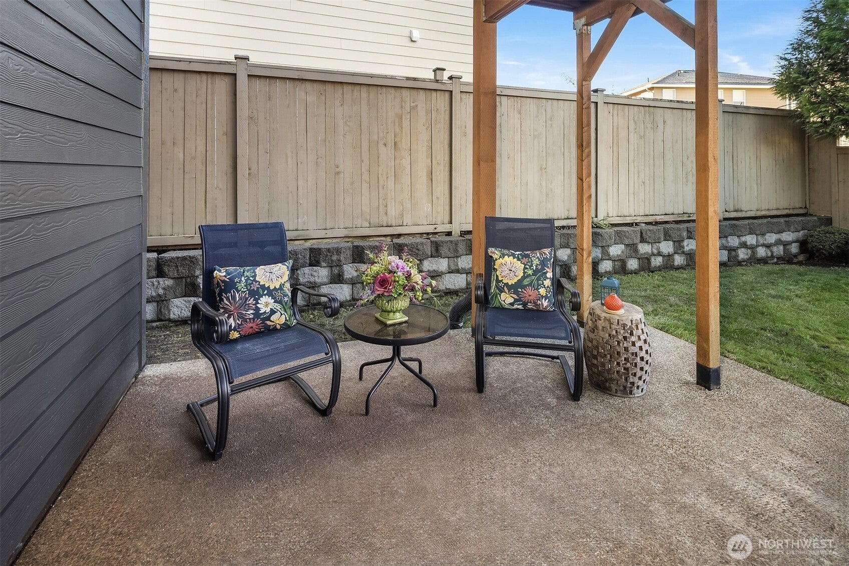 Snoqualmie, Washington, 98065, United States, 5 Bedrooms Bedrooms, ,4 BathroomsBathrooms,Residential,Active,1995292