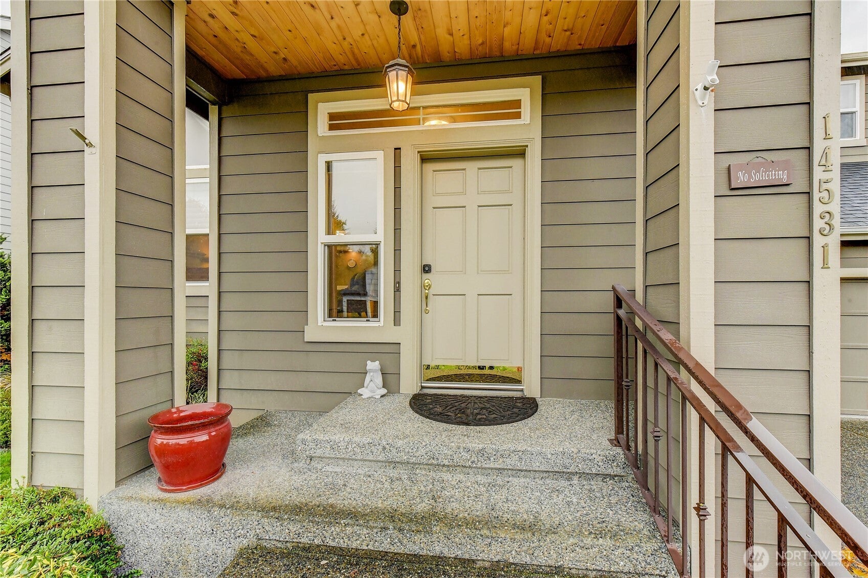 Kenmore, Washington, 98028, United States, 4 Bedrooms Bedrooms, ,3 BathroomsBathrooms,Residential,Pending,1824038