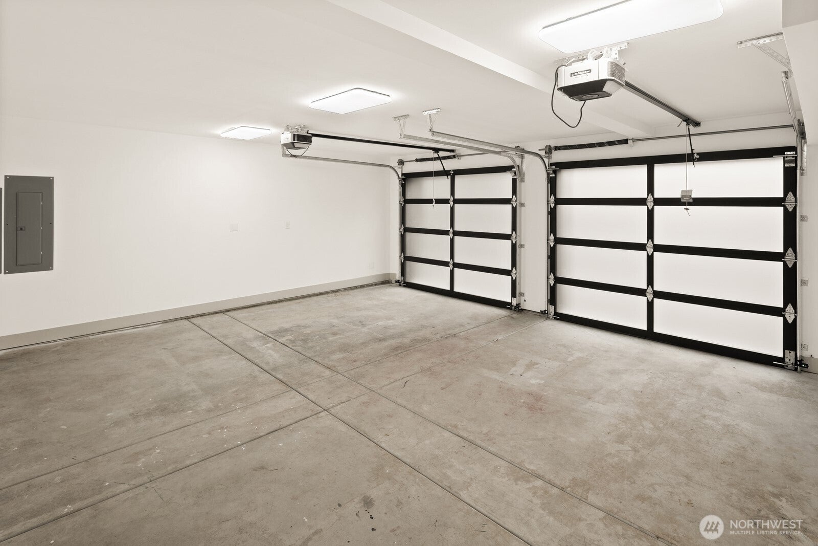 Seattle, Washington, 98118, United States, 5 Bedrooms Bedrooms, ,4 BathroomsBathrooms,Residential,Active,1909862